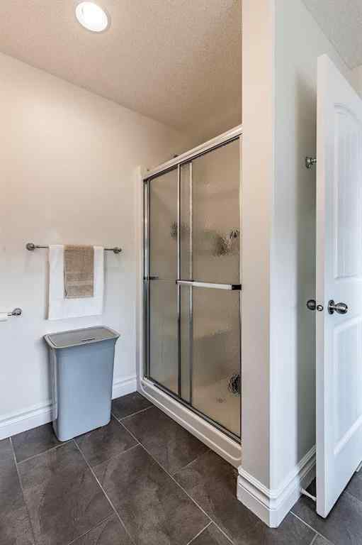 MLS&reg; # A2270455 - 203 Sterling Crescent SE in SE Southridge Medicine Hat, Residential Open Houses