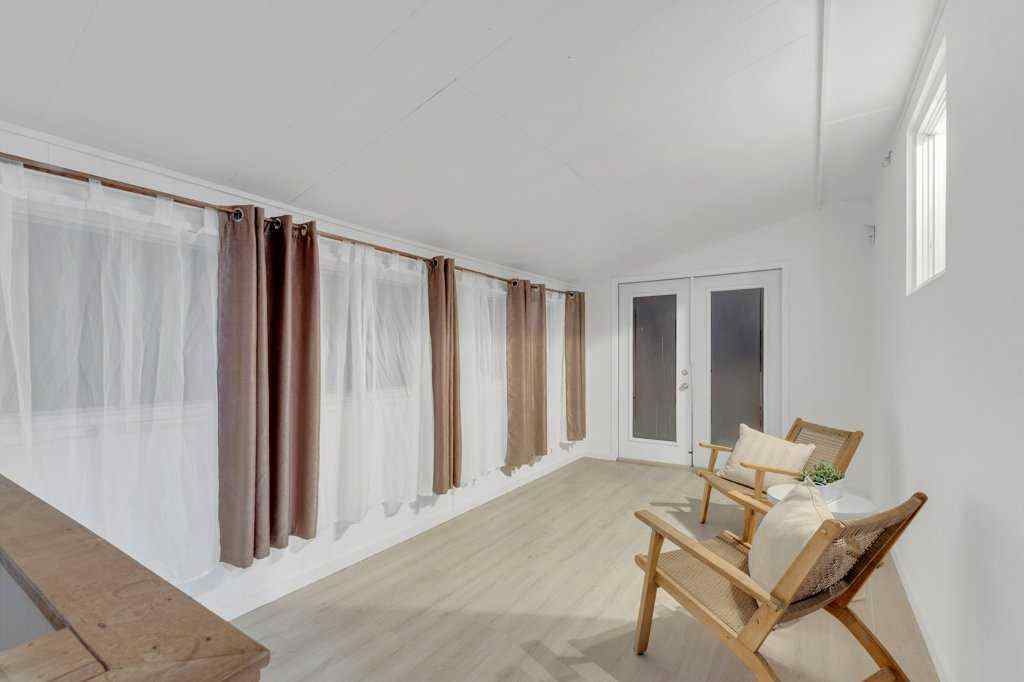 MLS&reg; # A2270464 - 4535 47 Street  in Palo Sylvan Lake, Residential Open Houses