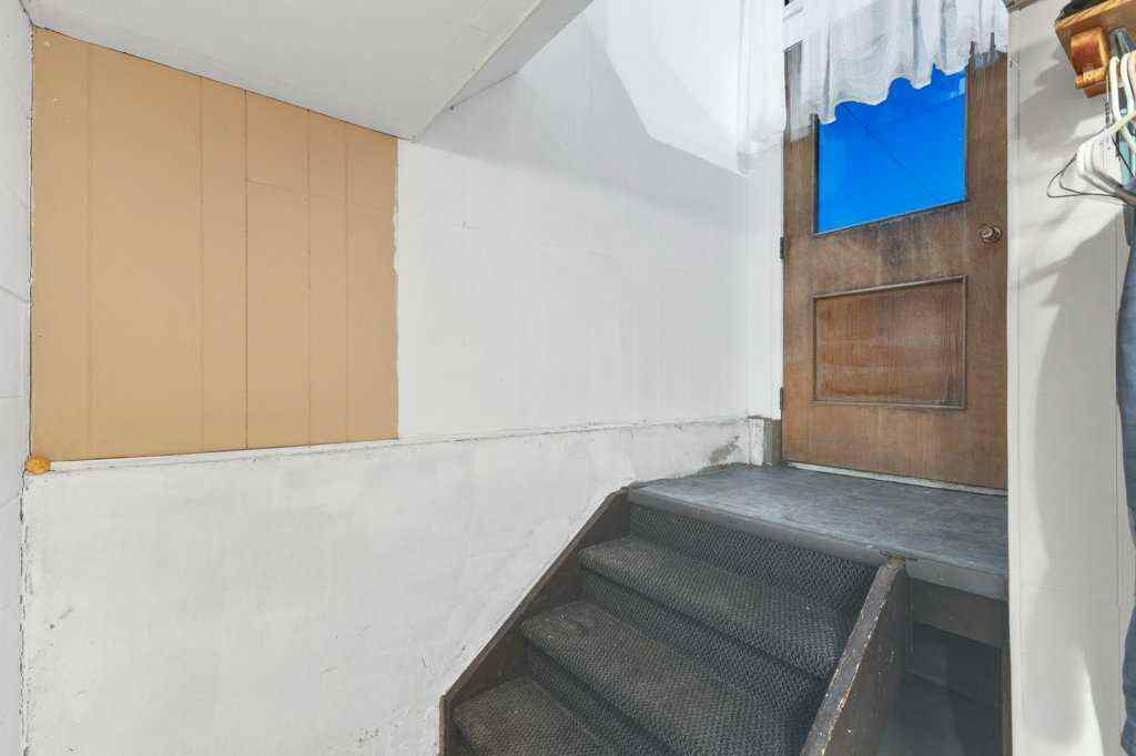 MLS&reg; # A2270464 - 4535 47 Street  in Palo Sylvan Lake, Residential Open Houses