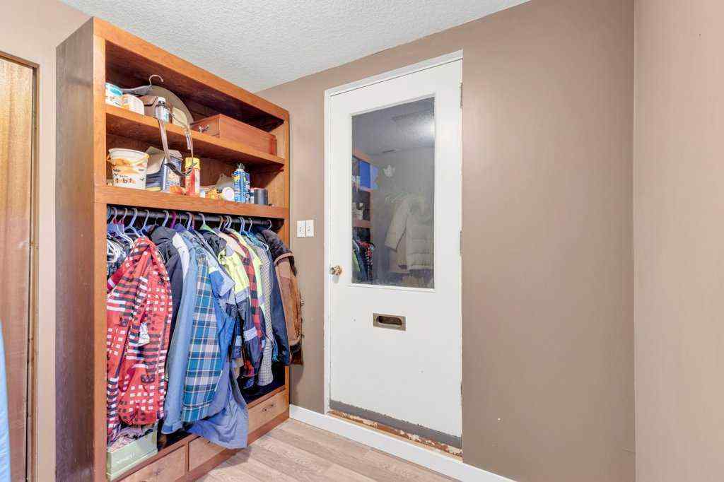 MLS&reg; # A2270464 - 4535 47 Street  in Palo Sylvan Lake, Residential Open Houses