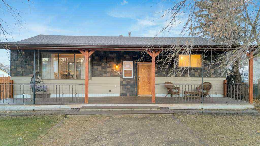 MLS&reg; # A2270464 - 4535 47 Street  in Palo Sylvan Lake, Residential Open Houses