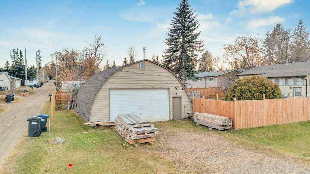 MLS&reg; # A2270464 - 4535 47 Street  in Palo Sylvan Lake, Residential Open Houses