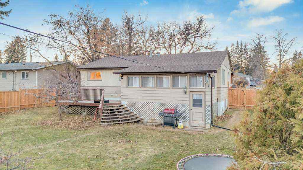 MLS&reg; # A2270464 - 4535 47 Street  in Palo Sylvan Lake, Residential Open Houses