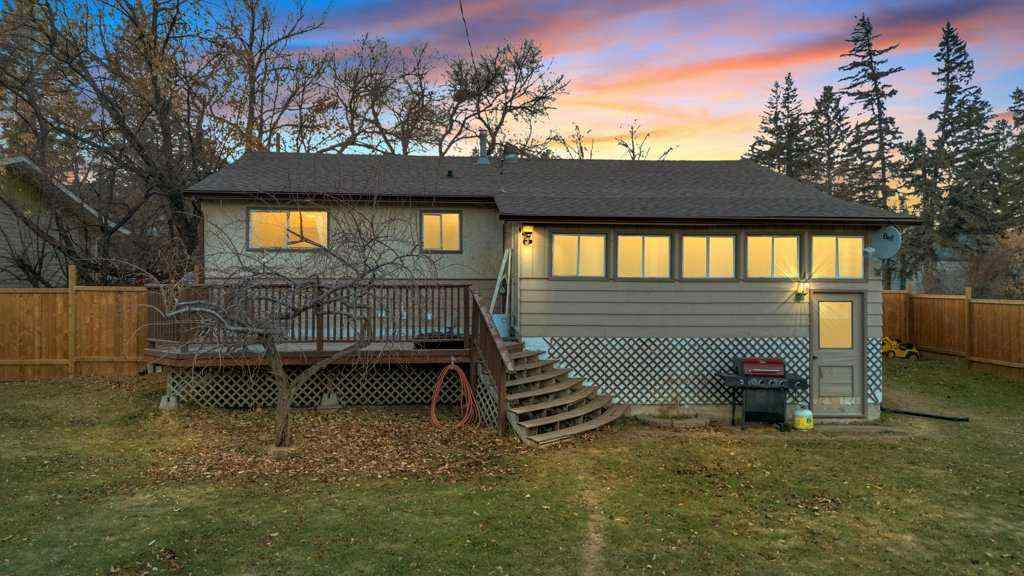 MLS&reg; # A2270464 - 4535 47 Street  in Palo Sylvan Lake, Residential Open Houses