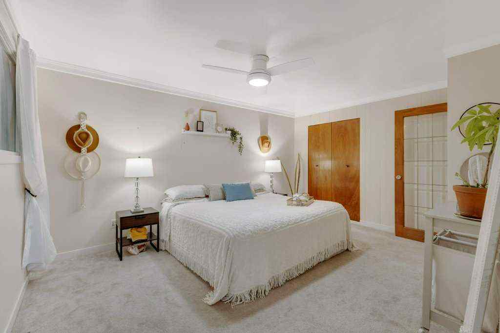 MLS&reg; # A2270464 - 4535 47 Street  in Palo Sylvan Lake, Residential Open Houses