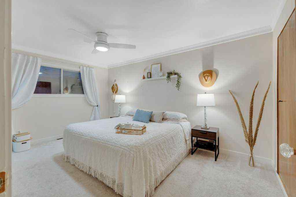 MLS&reg; # A2270464 - 4535 47 Street  in Palo Sylvan Lake, Residential Open Houses