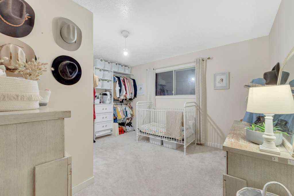 MLS&reg; # A2270464 - 4535 47 Street  in Palo Sylvan Lake, Residential Open Houses