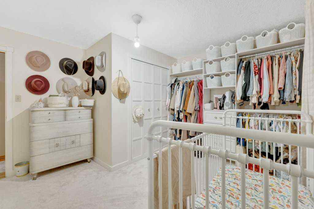 MLS&reg; # A2270464 - 4535 47 Street  in Palo Sylvan Lake, Residential Open Houses