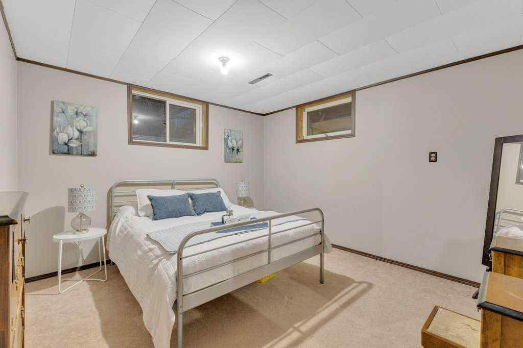 MLS&reg; # A2270464 - 4535 47 Street  in Palo Sylvan Lake, Residential Open Houses