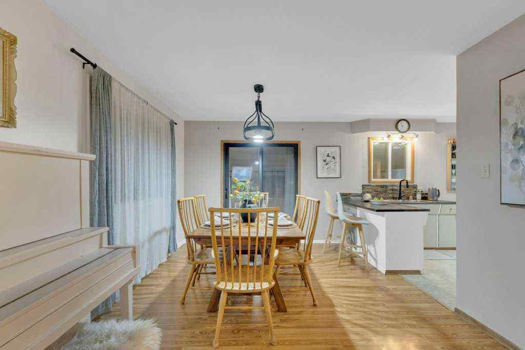 MLS&reg; # A2270464 - 4535 47 Street  in Palo Sylvan Lake, Residential Open Houses