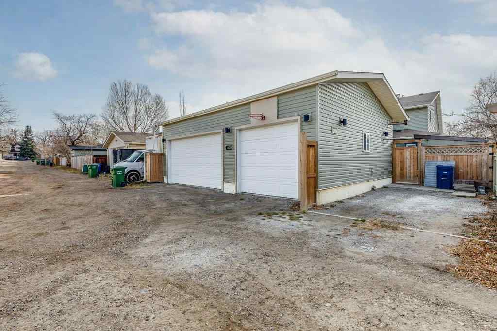 MLS&reg; # A2270466 - 1220 Meadowbrook Drive SE in Meadowbrook Airdrie, Residential Open Houses