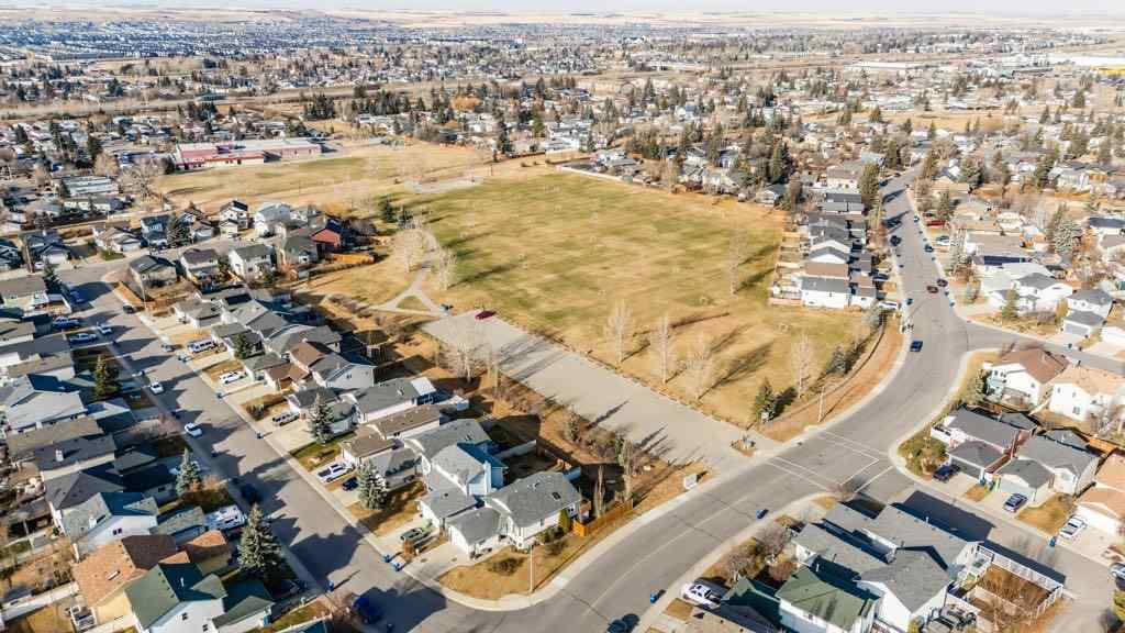 MLS&reg; # A2270466 - 1220 Meadowbrook Drive SE in Meadowbrook Airdrie, Residential Open Houses