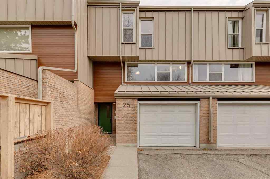 MLS® A2270480 - 25 Brae Glen Court SW in Braeside Calgary, Residential