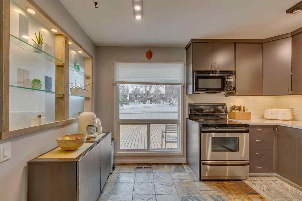 MLS® A2270480 - 25 Brae Glen Court SW in Braeside Calgary, Residential