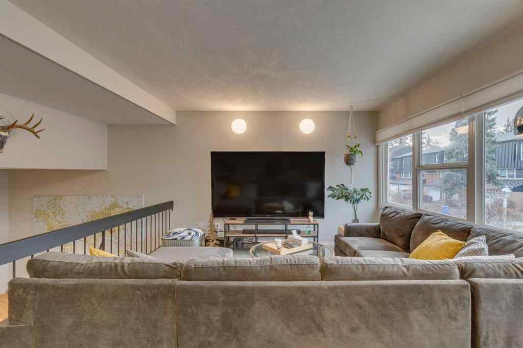 MLS® A2270480 - 25 Brae Glen Court SW in Braeside Calgary, Residential