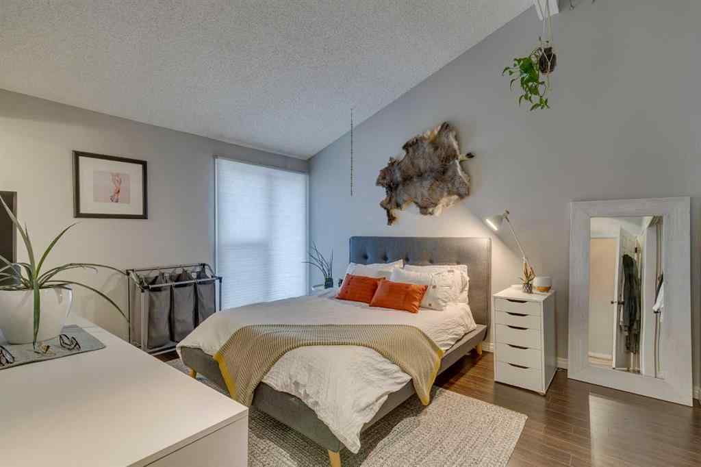 MLS® A2270480 - 25 Brae Glen Court SW in Braeside Calgary, Residential