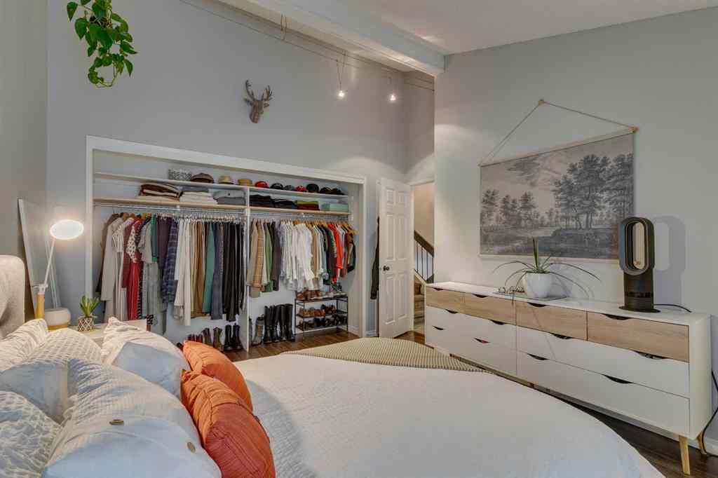 MLS® A2270480 - 25 Brae Glen Court SW in Braeside Calgary, Residential