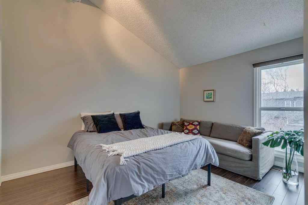 MLS® A2270480 - 25 Brae Glen Court SW in Braeside Calgary, Residential