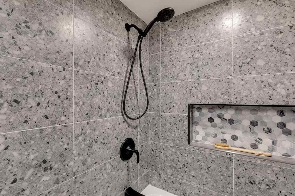 MLS® A2270480 - 25 Brae Glen Court SW in Braeside Calgary, Residential