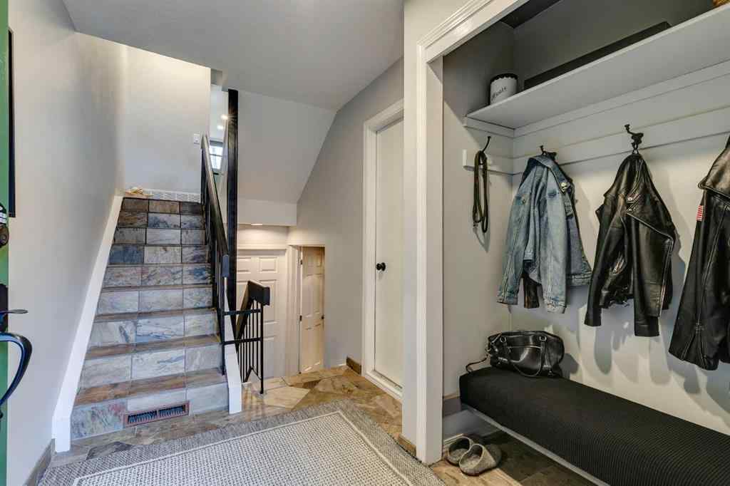 MLS® A2270480 - 25 Brae Glen Court SW in Braeside Calgary, Residential