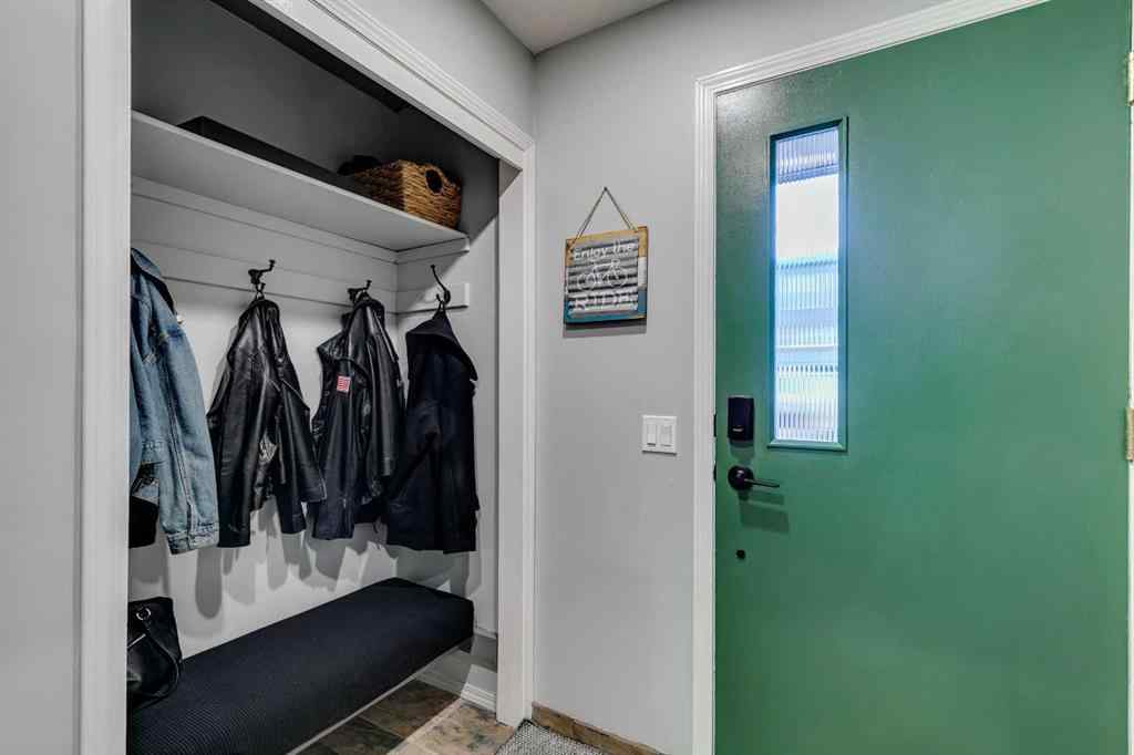 MLS® A2270480 - 25 Brae Glen Court SW in Braeside Calgary, Residential