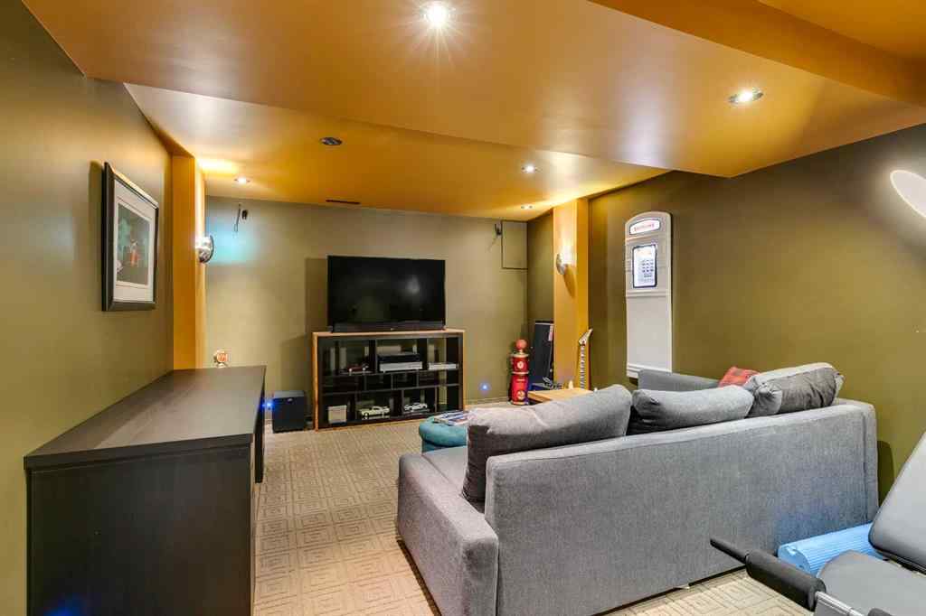 MLS® A2270480 - 25 Brae Glen Court SW in Braeside Calgary, Residential