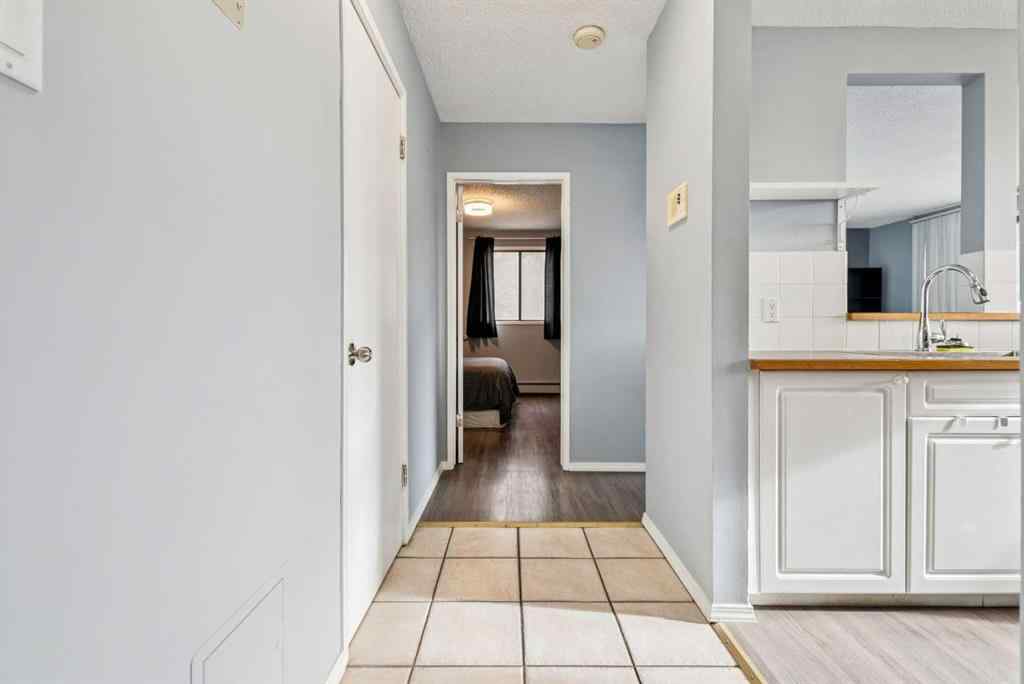 MLS® # A2270487 - Unit #301 2734 17 Avenue SW in Shaganappi Calgary, Residential Open Houses