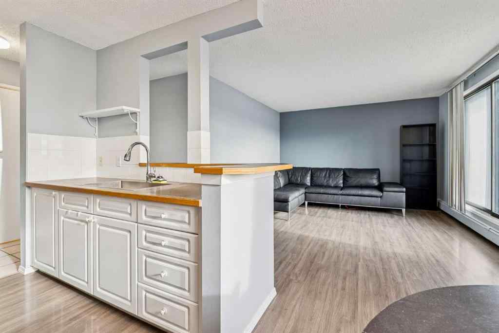 MLS® # A2270487 - Unit #301 2734 17 Avenue SW in Shaganappi Calgary, Residential Open Houses