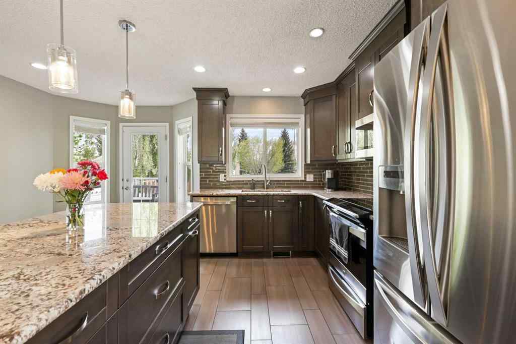 MLS® # A2270494 - 11 Strathmore Lakes Crescent  in Strathmore Lakes Estates Strathmore, Residential Open Houses