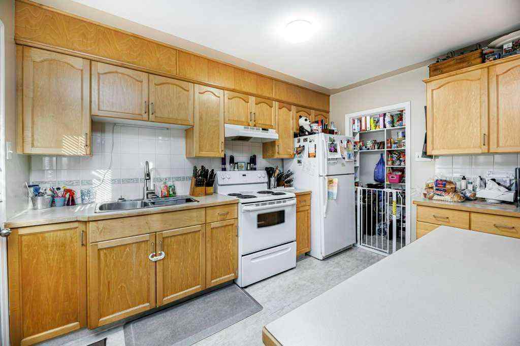 MLS&reg; # A2270496 - 22 Poplar Crescent  in NONE Springbrook, Residential Open Houses