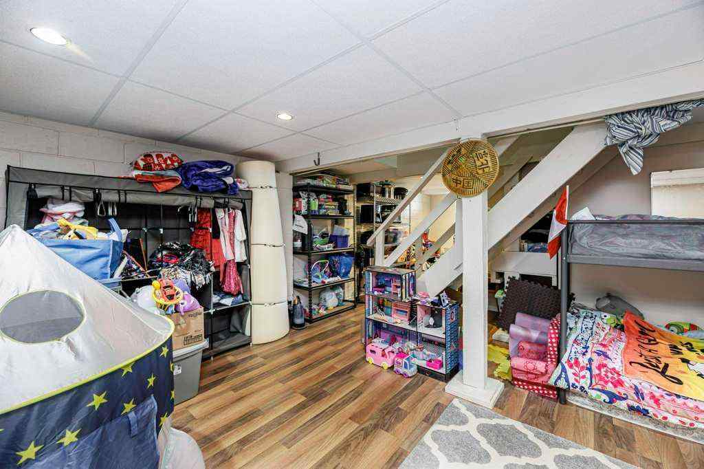 MLS&reg; # A2270496 - 22 Poplar Crescent  in NONE Springbrook, Residential Open Houses