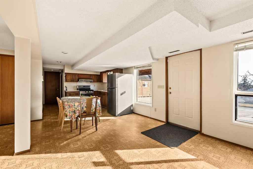 MLS&reg; # A2270497 - 16 Edgeland Bay NW in Edgemont Calgary, Residential Open Houses