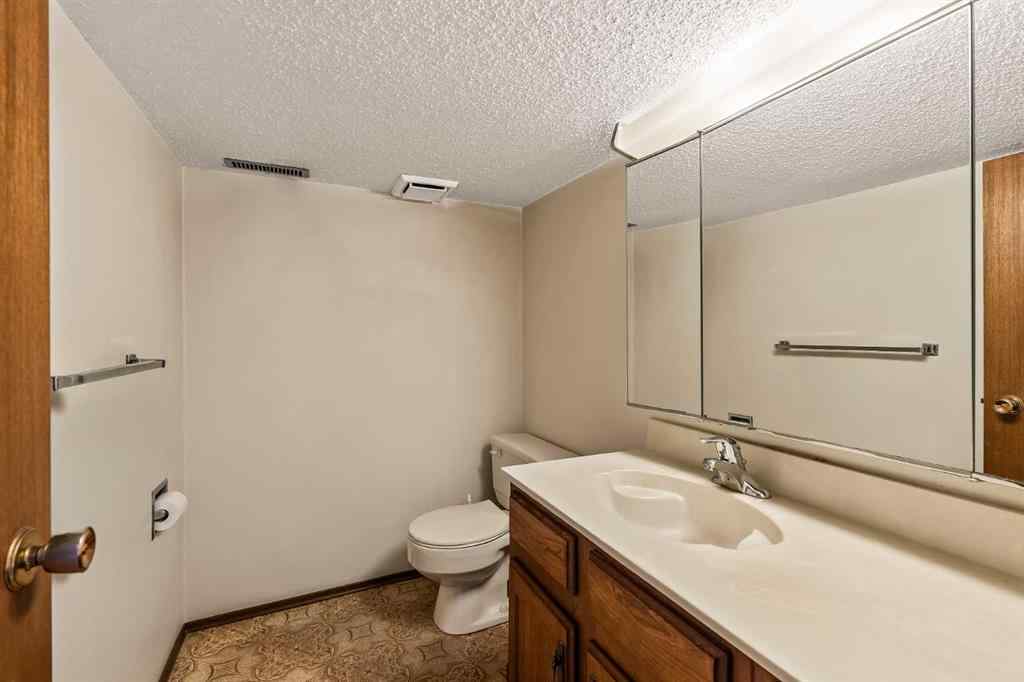 MLS&reg; # A2270497 - 16 Edgeland Bay NW in Edgemont Calgary, Residential Open Houses