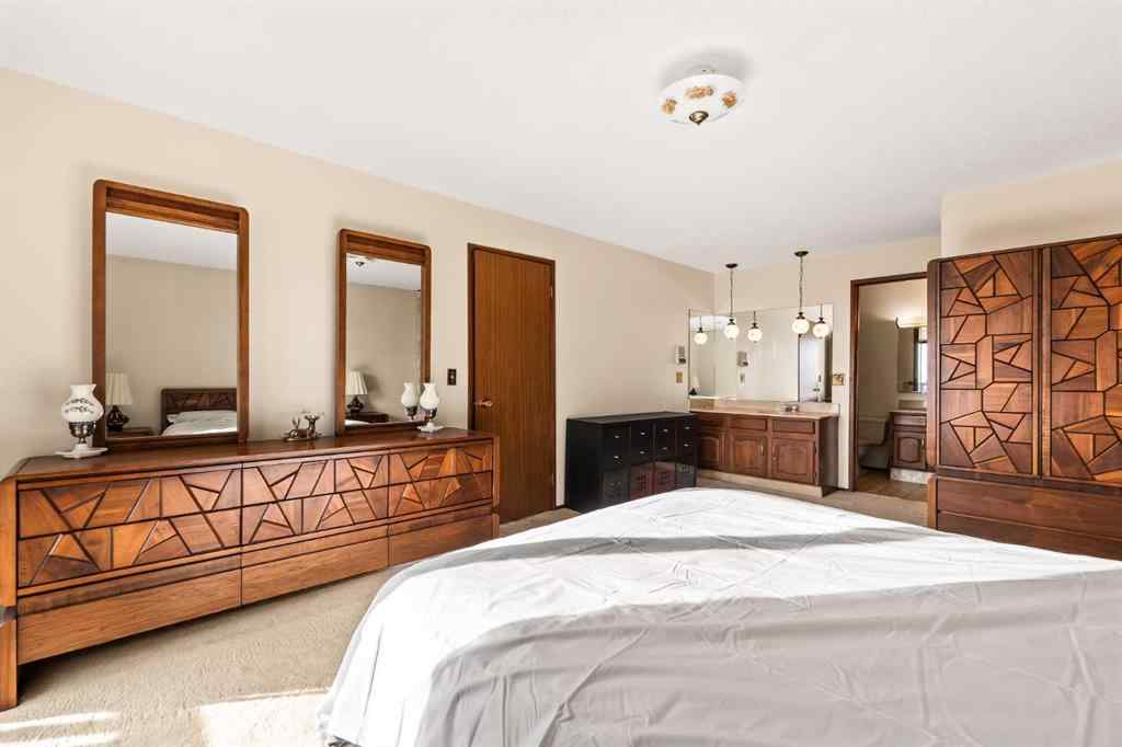 MLS&reg; # A2270497 - 16 Edgeland Bay NW in Edgemont Calgary, Residential Open Houses