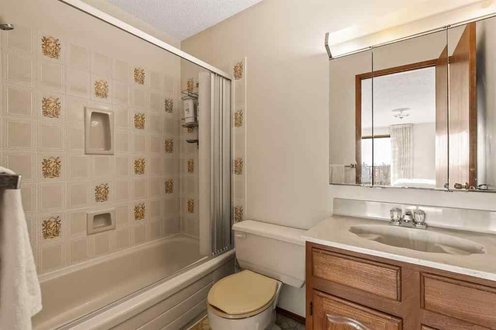 MLS&reg; # A2270497 - 16 Edgeland Bay NW in Edgemont Calgary, Residential Open Houses