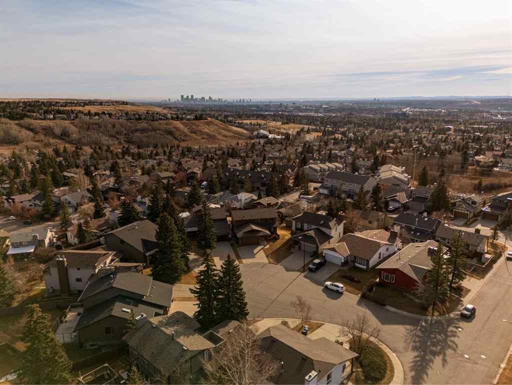 MLS&reg; # A2270497 - 16 Edgeland Bay NW in Edgemont Calgary, Residential Open Houses