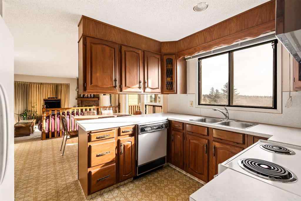 MLS&reg; # A2270497 - 16 Edgeland Bay NW in Edgemont Calgary, Residential Open Houses