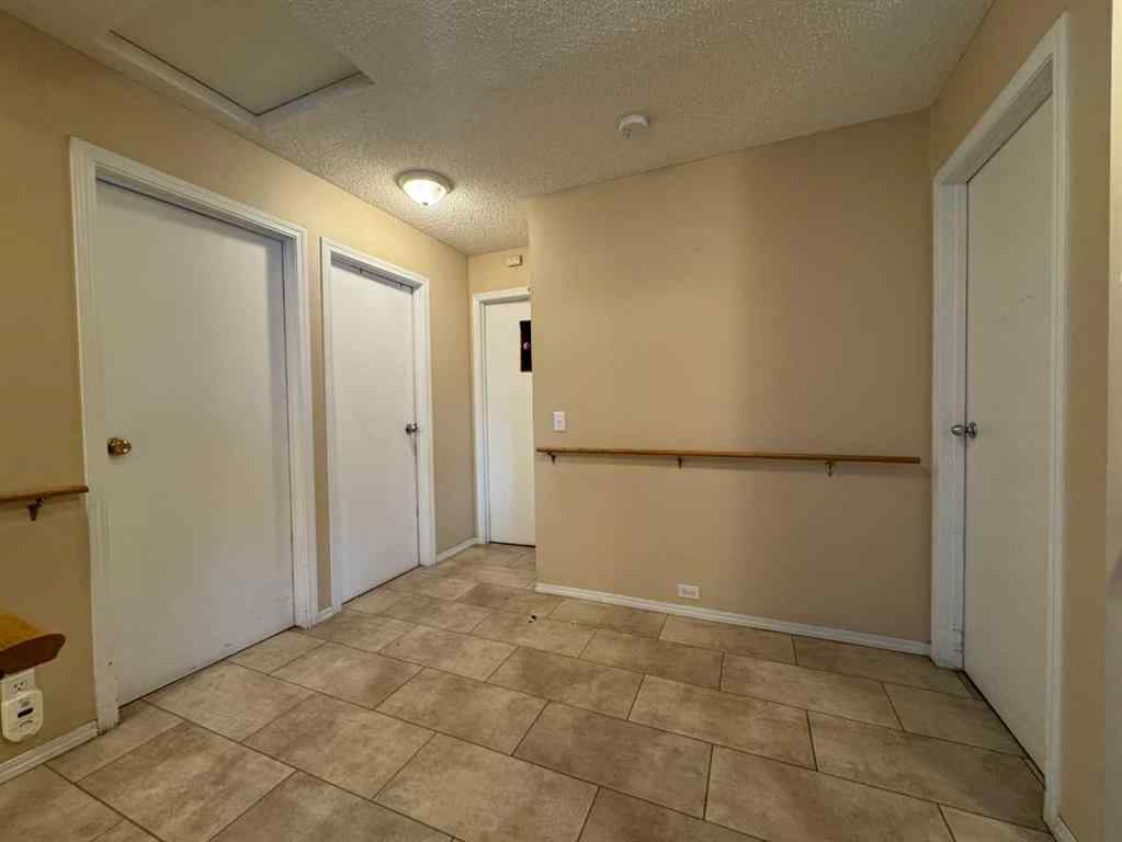 MLS&reg; # A2270506 - 3731 Varsity Drive NW in Varsity Calgary, Residential Open Houses