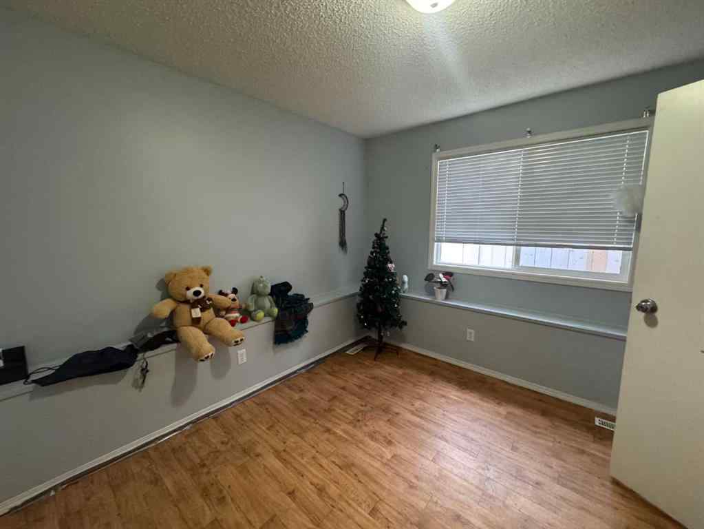 MLS&reg; # A2270506 - 3731 Varsity Drive NW in Varsity Calgary, Residential Open Houses