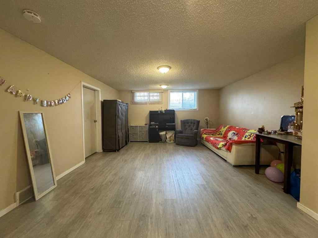 MLS&reg; # A2270506 - 3731 Varsity Drive NW in Varsity Calgary, Residential Open Houses