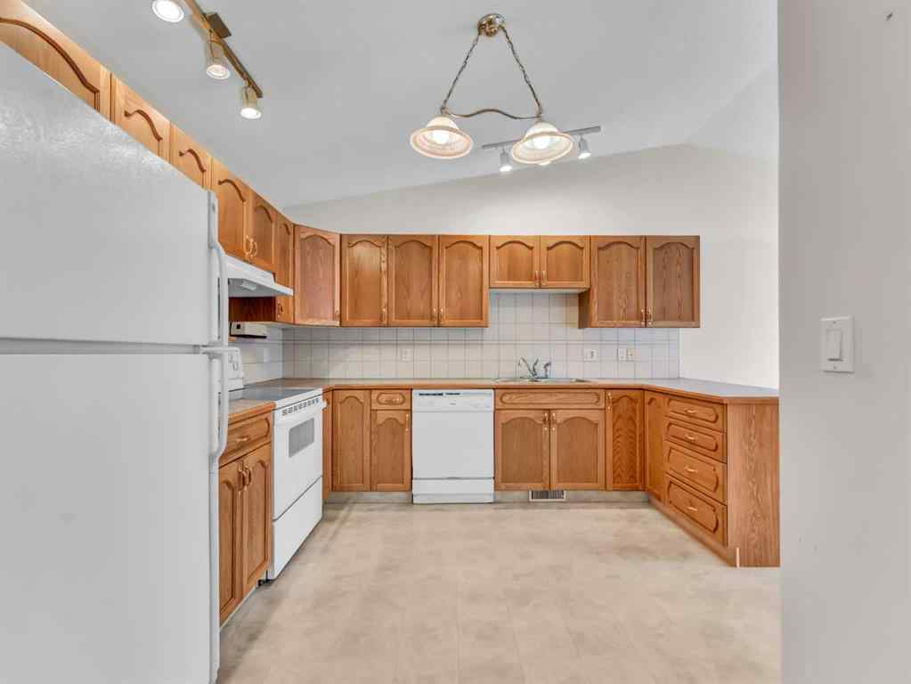 MLS&reg; # A2270507 - 274 Park Meadows Lane SE in Southview-Park Meadows Medicine Hat, Residential Open Houses