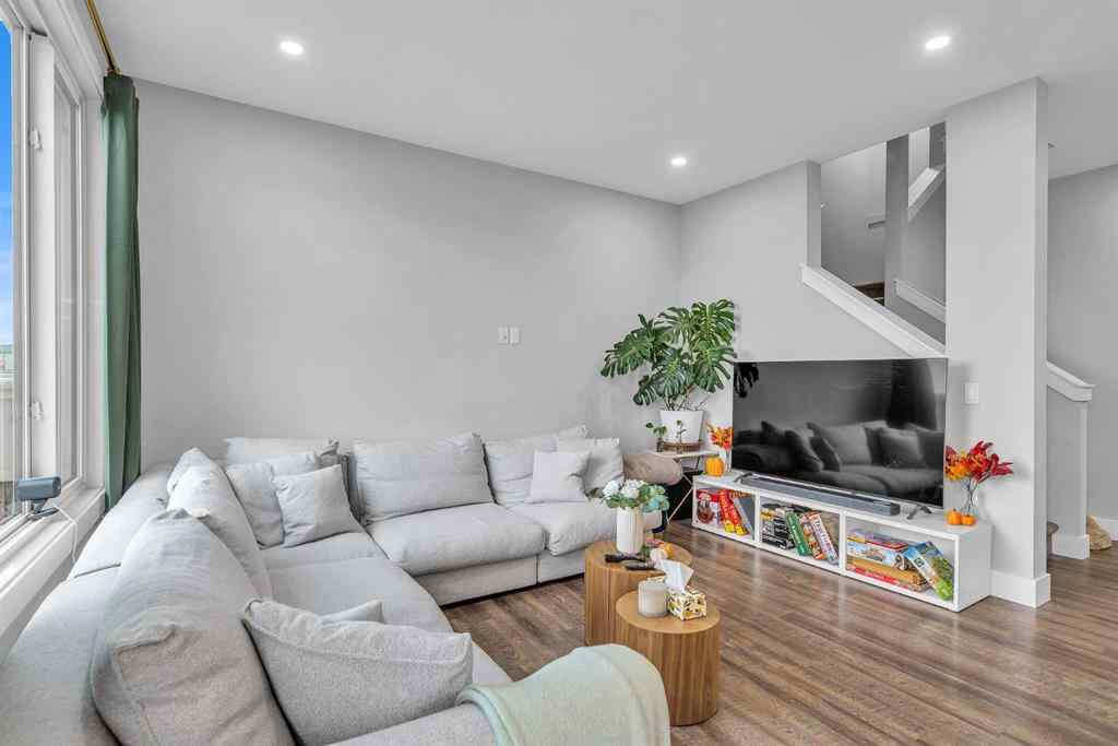 MLS&reg; # A2270516 - 127 Creekstone Park SW in Pine Creek Calgary, Residential Open Houses