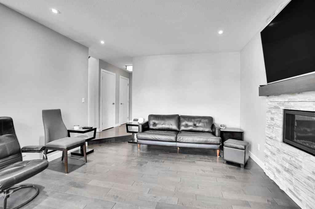 MLS&reg; # A2270517 - 33 Douglasbank Rise SE in Douglasdale/Glen Calgary, Residential Open Houses