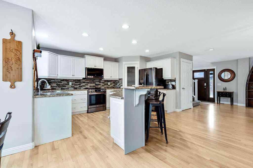 MLS® A2270541 - 208 Prestwick Manor SE in McKenzie Towne Calgary, Residential