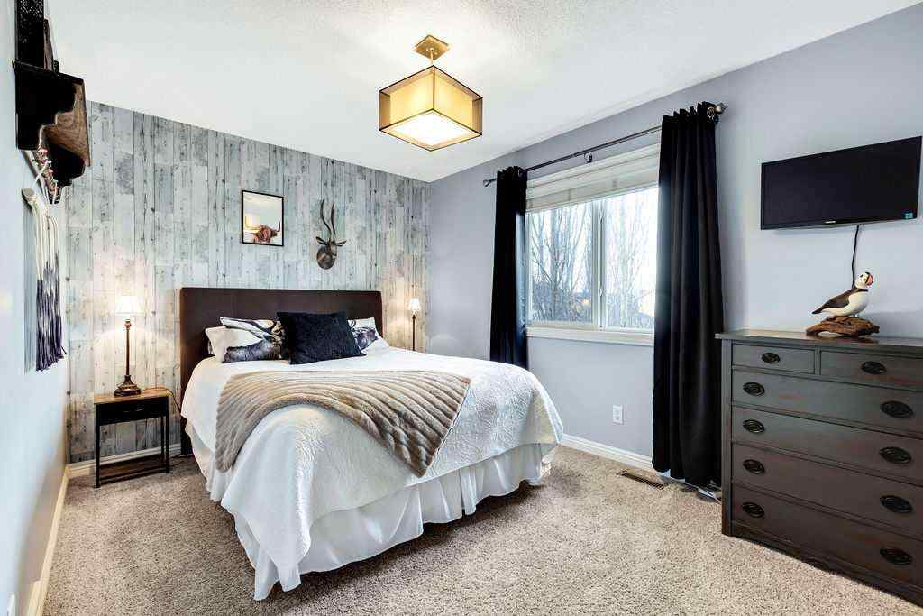 MLS® A2270541 - 208 Prestwick Manor SE in McKenzie Towne Calgary, Residential