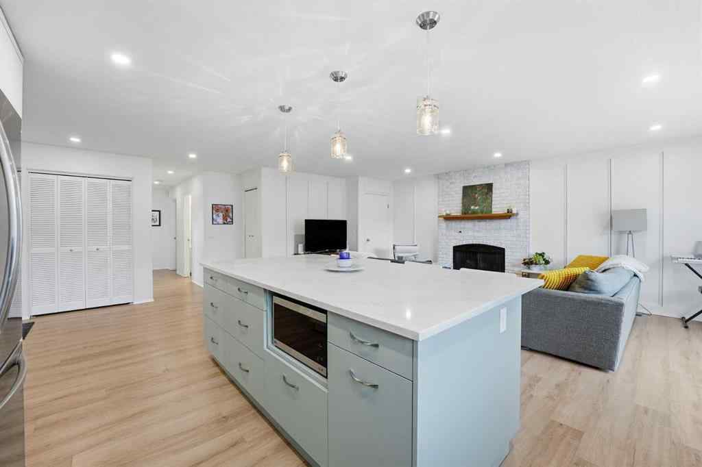 MLS&reg; # A2270563 - 60 Sunmount Close SE in Sundance Calgary, Residential Open Houses