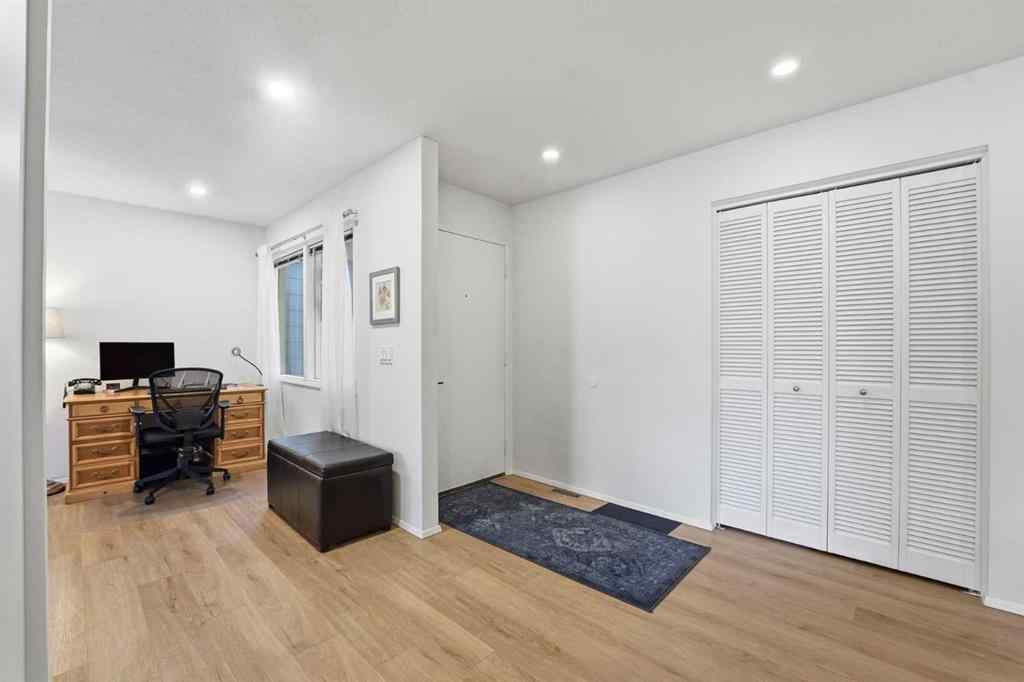 MLS&reg; # A2270563 - 60 Sunmount Close SE in Sundance Calgary, Residential Open Houses