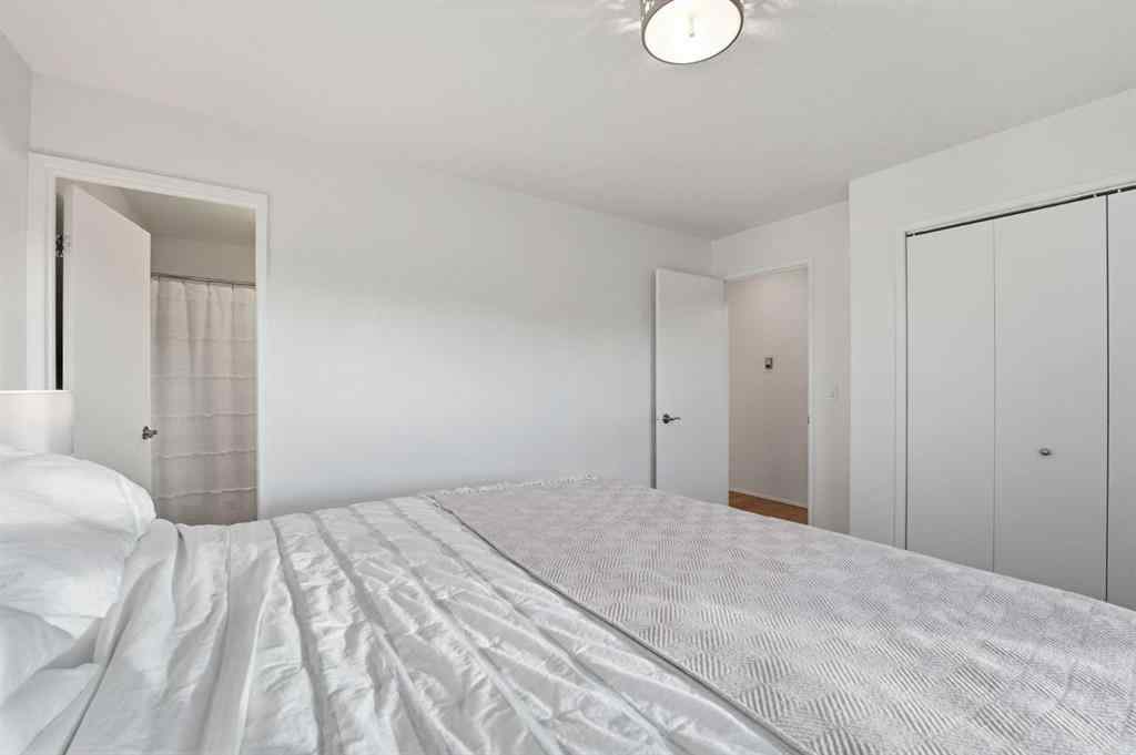 MLS&reg; # A2270563 - 60 Sunmount Close SE in Sundance Calgary, Residential Open Houses