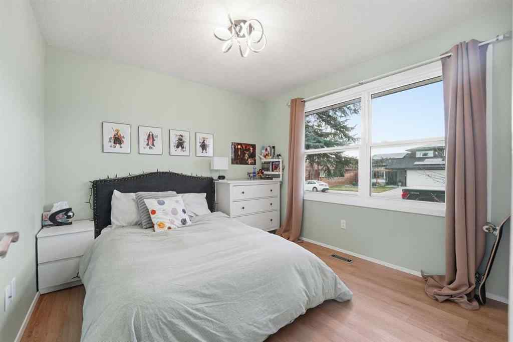 MLS&reg; # A2270563 - 60 Sunmount Close SE in Sundance Calgary, Residential Open Houses