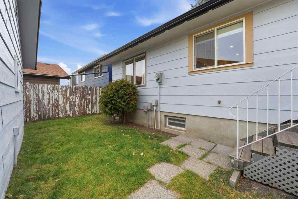 MLS&reg; # A2270563 - 60 Sunmount Close SE in Sundance Calgary, Residential Open Houses